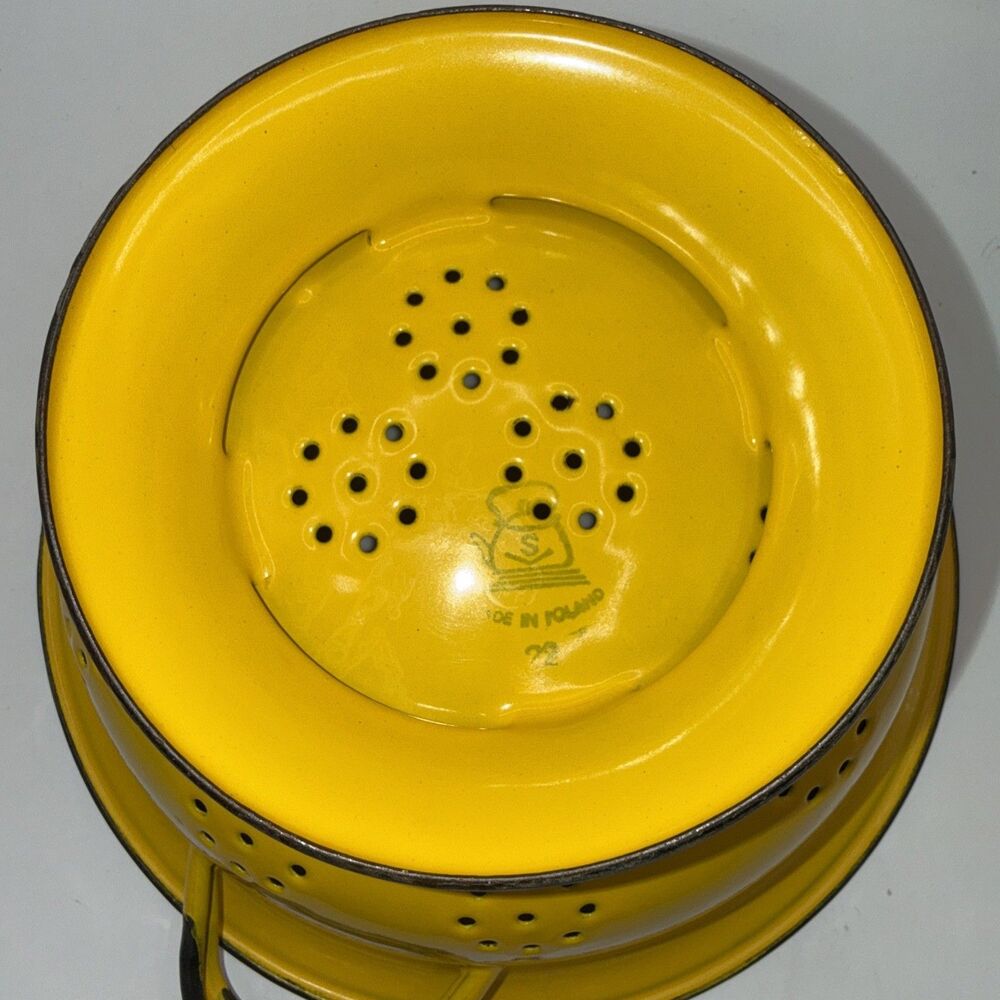 VTG Knobler Poland Yellow Footed Enamelware Black Rim Strainer Colander 9” - Picture 3 of 5